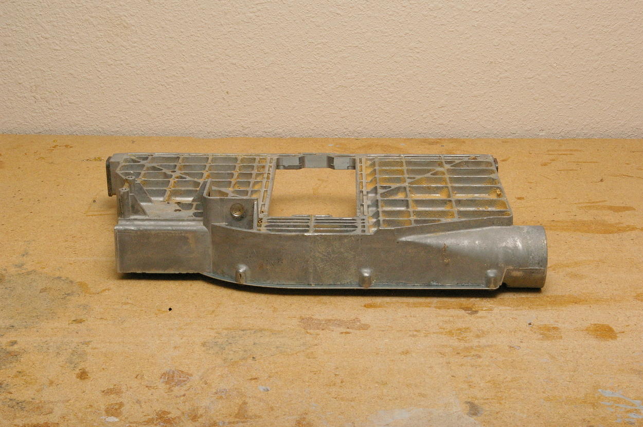 Ryobi BT3000/BT3100
Blade mount housing - other side